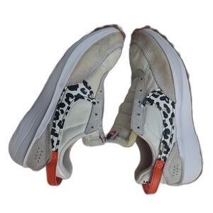 Nike Waffle Debut Sneakers Women's White Leopard Gum Sole Athletic Shoes DZ5201